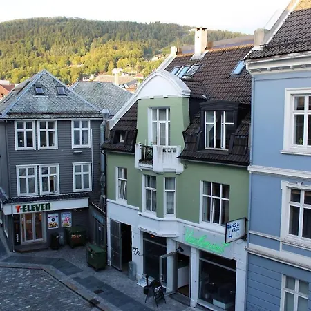 Vibrant And Lively Central Location. Mb302 Apartmán
